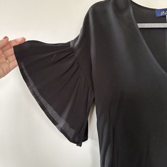 Blue Rain by Francesca's Black Flutter Sleeve V-neck Chiffon Blouse M - Picture 3 of 8